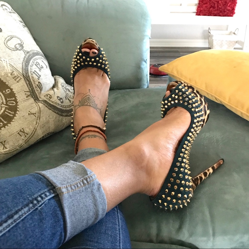 Spike lady peeps louboutins